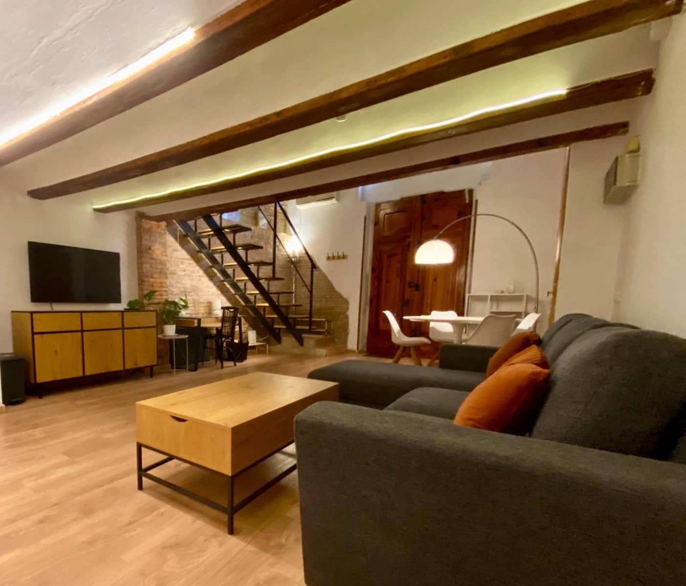 1 bedroom Flat for rent in Valencia city - € 2,100 (Ref: 9401093)