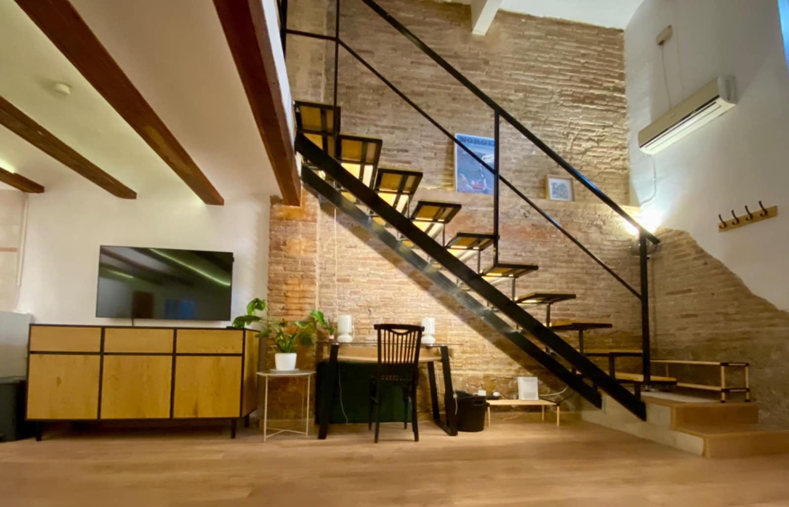 1 bedroom Flat for rent in Valencia city - € 2,100 (Ref: 9401093)