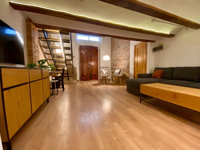 1 bedroom Flat for rent in Ciutat Vella, Valencia city - € 2,100 (Ref: 9401093)