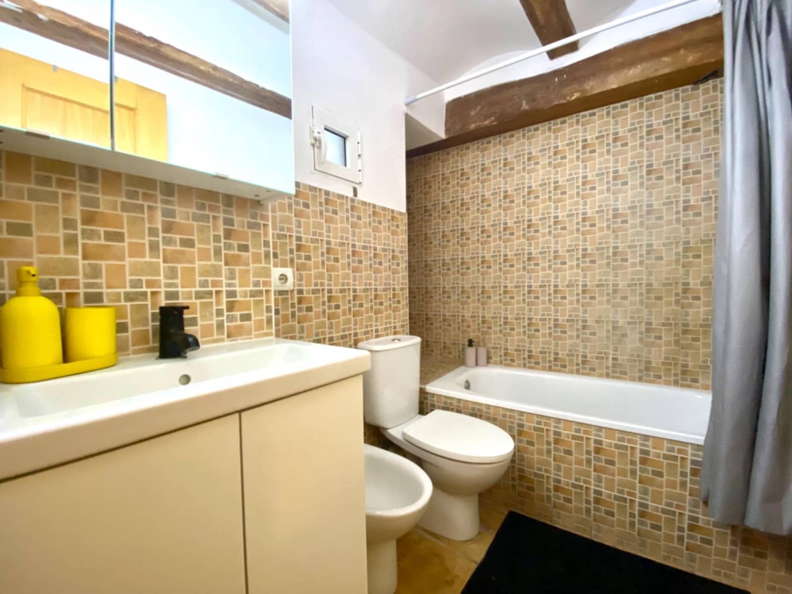 1 bedroom Flat for rent in Valencia city - € 2,100 (Ref: 9401093)