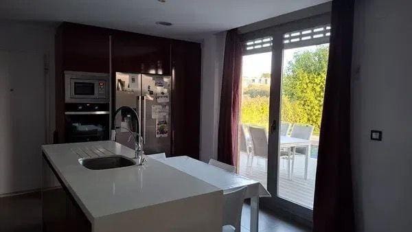 4 soveværelse Rækkehus til salg i San Antonio de Benageber med swimmingpool garage - € 580.000 (Ref: 9415983)