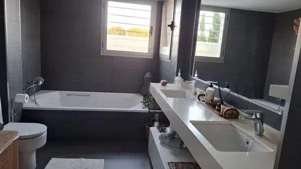 4 soveværelse Rækkehus til salg i San Antonio de Benageber med swimmingpool garage - € 580.000 (Ref: 9415983)