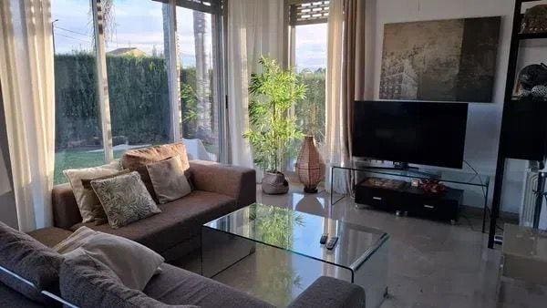 4 soveværelse Rækkehus til salg i San Antonio de Benageber med swimmingpool garage - € 580.000 (Ref: 9415983)