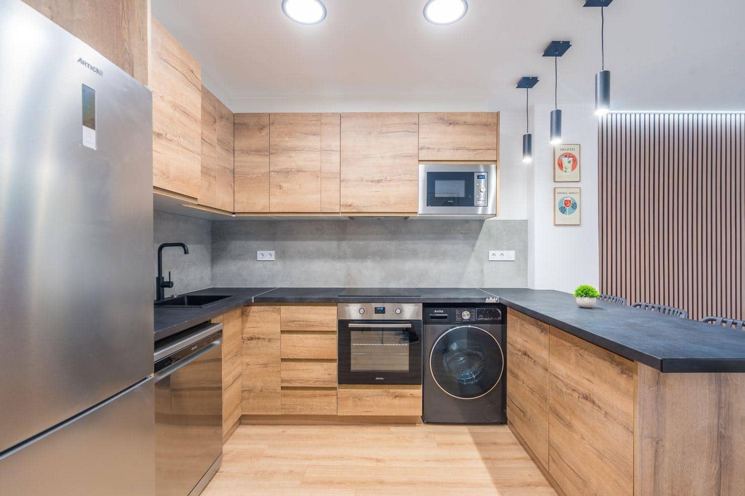 2 slaapkamer Appartement te huur in Valencia stad - € 1.800 (Ref: 9427245)