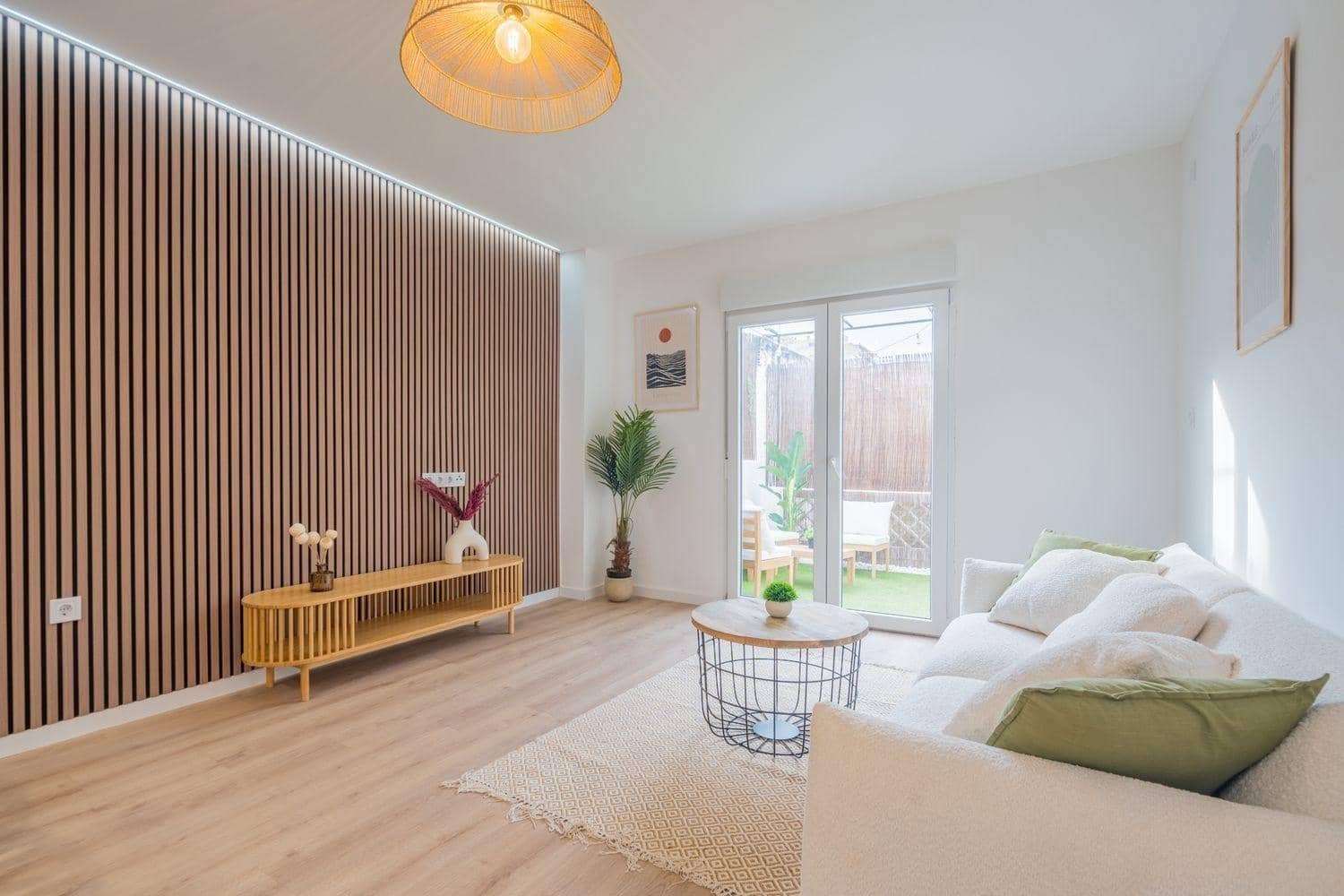 2 slaapkamer Appartement te huur in Valencia stad - € 1.800 (Ref: 9427245)