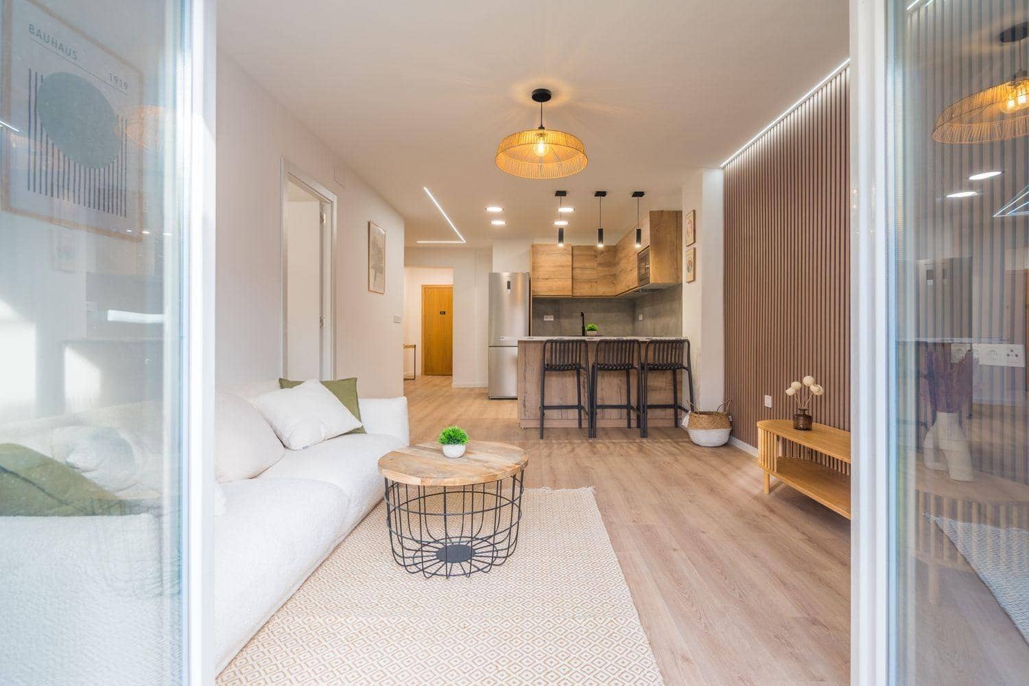 2 slaapkamer Appartement te huur in Valencia stad - € 1.800 (Ref: 9427245)