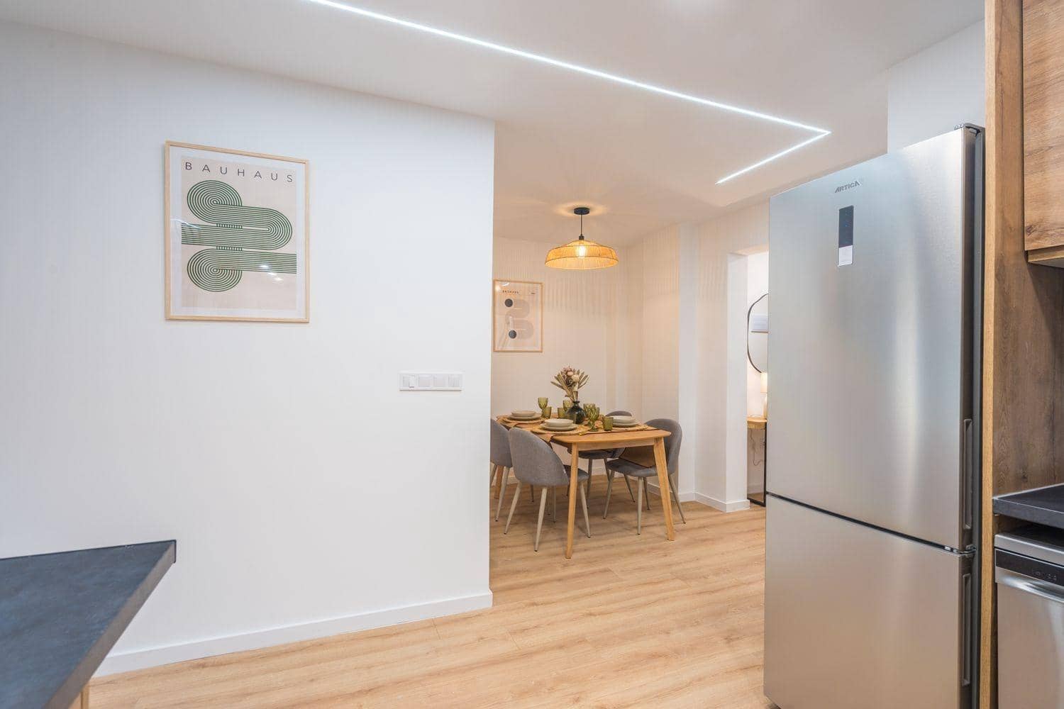 2 slaapkamer Appartement te huur in Valencia stad - € 1.800 (Ref: 9427245)