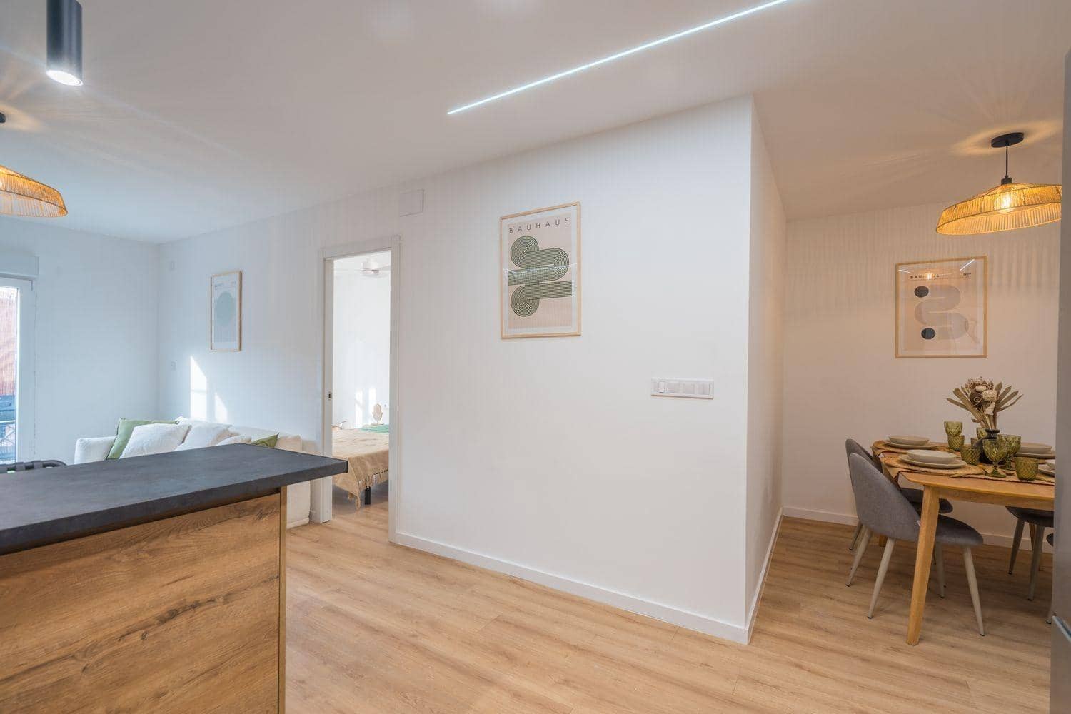 2 slaapkamer Appartement te huur in Valencia stad - € 1.800 (Ref: 9427245)