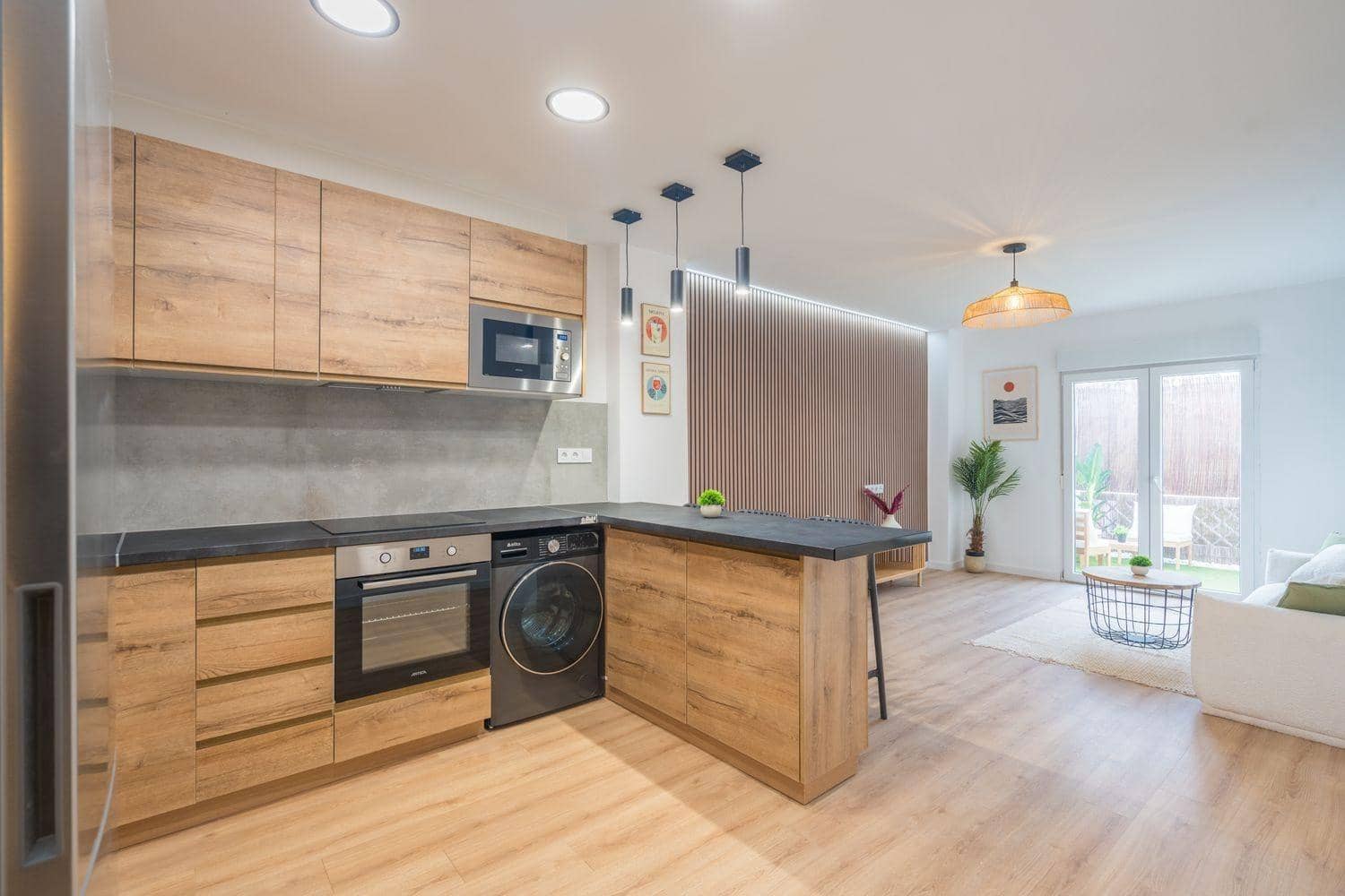 2 slaapkamer Appartement te huur in Valencia stad - € 1.800 (Ref: 9427245)