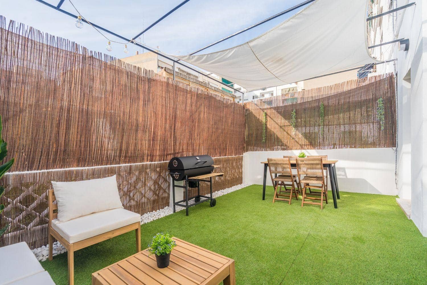 2 slaapkamer Appartement te huur in Valencia stad - € 1.800 (Ref: 9427245)