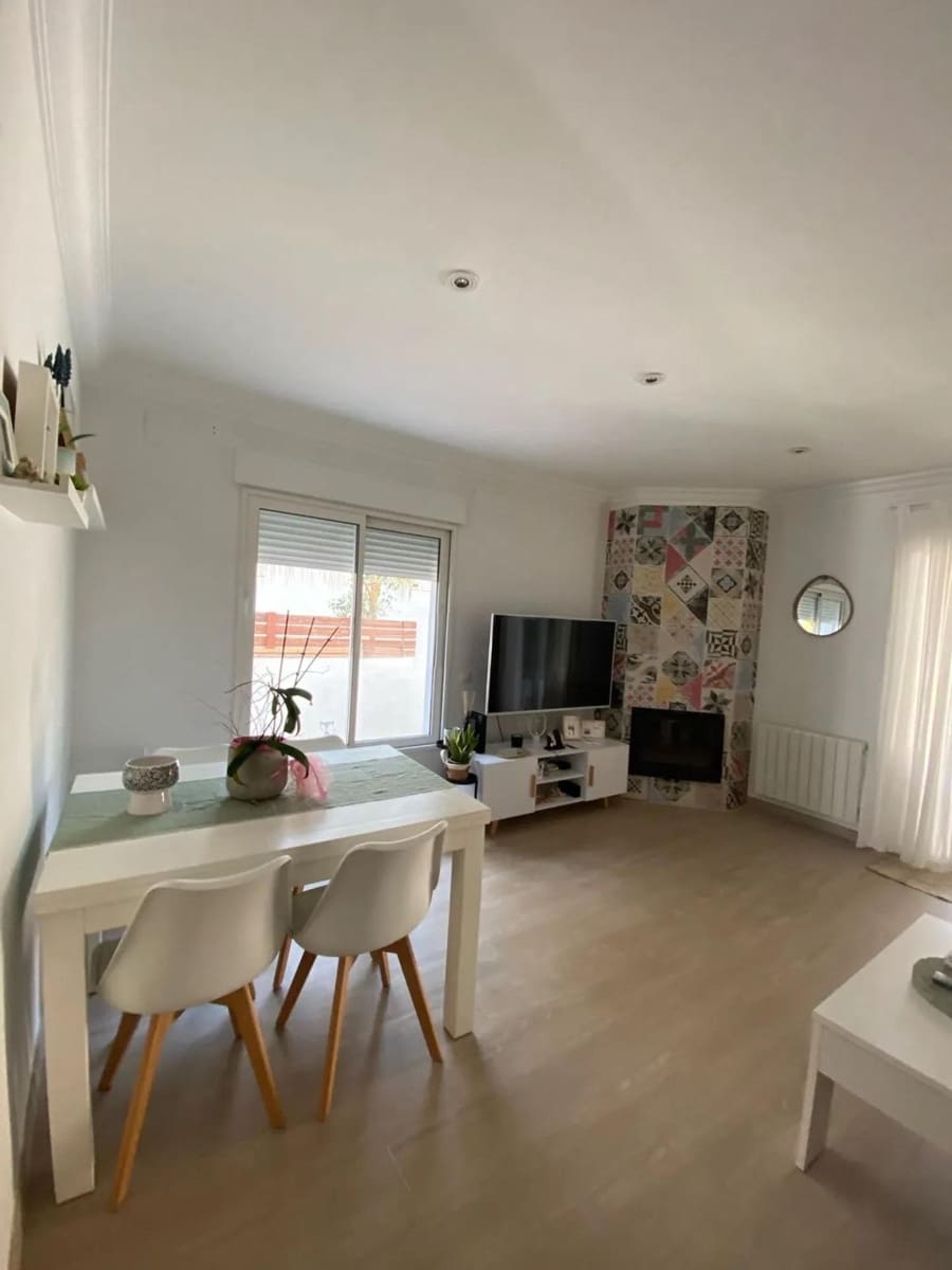 3 slaapkamer Villa te huur in La Pobla de Vallbona met garage - € 2.000 (Ref: 9437141)