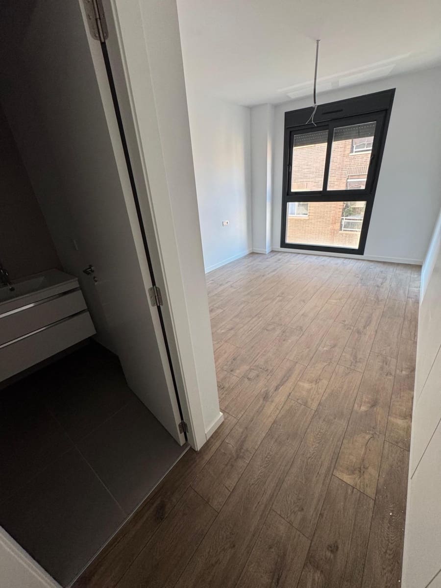 3 soveværelse Lejlighed til leje i Valencia by - € 2.000 (Ref: 9488720)