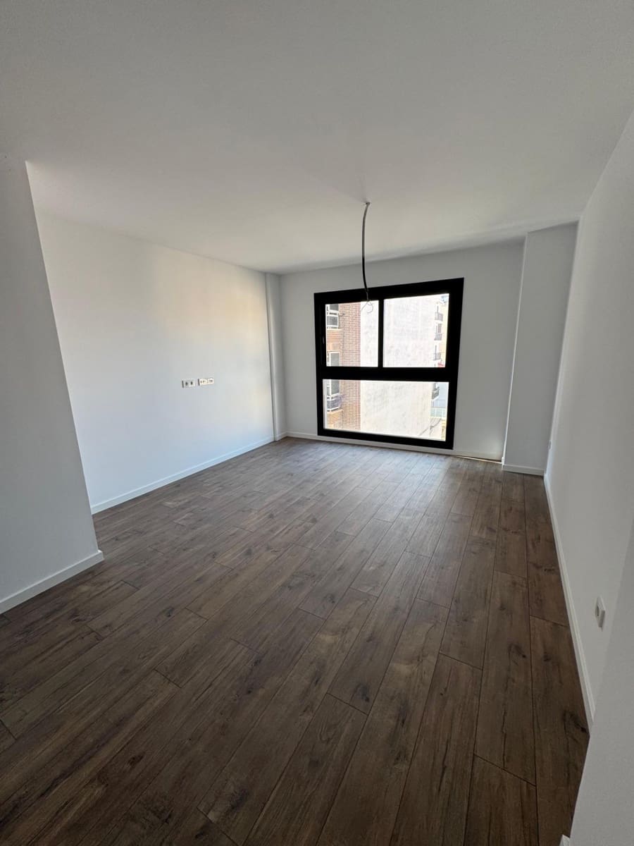 3 soveværelse Lejlighed til leje i Valencia by - € 2.000 (Ref: 9488720)