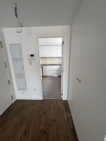 3 soveværelse Lejlighed til leje i Benicalap, Valencia by - € 2.000 (Ref: 9488720)