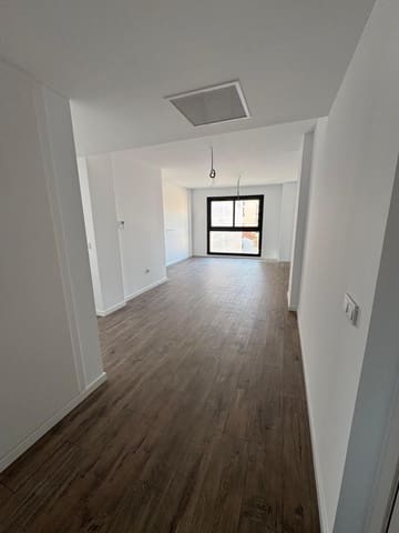 3 bedroom Flat for rent in Benicalap, Valencia city - € 2,000 (Ref: 9488720)