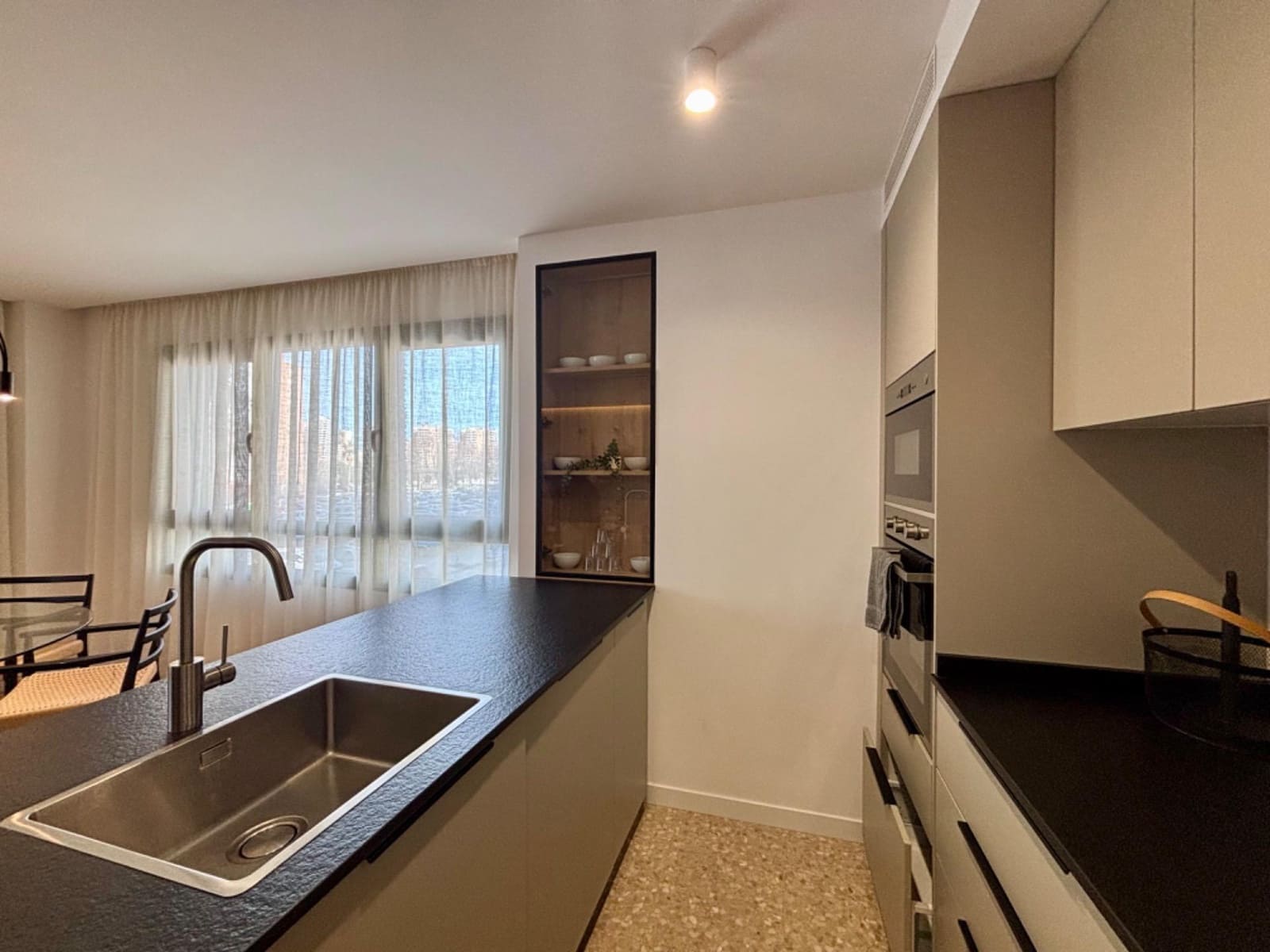 Piso de 4 habitaciones en València ciudad en alquiler - 2.800 € (Ref: 9495326)