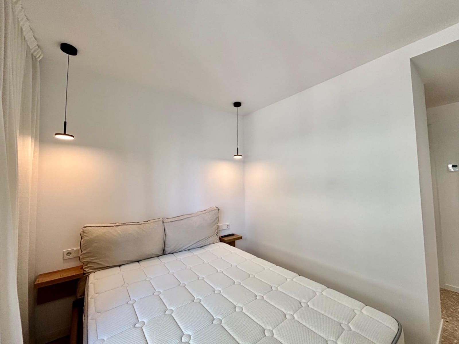 Piso de 4 habitaciones en València ciudad en alquiler - 2.800 € (Ref: 9495326)