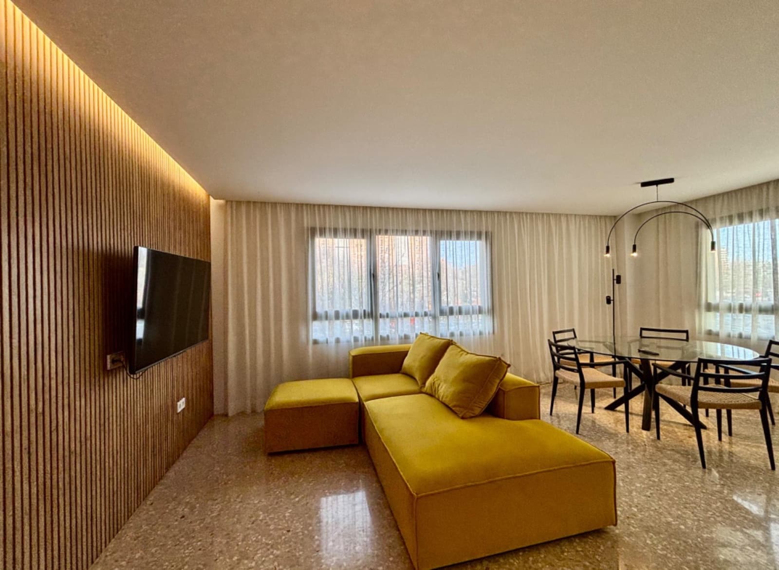 Piso de 4 habitaciones en València ciudad en alquiler - 2.800 € (Ref: 9495326)