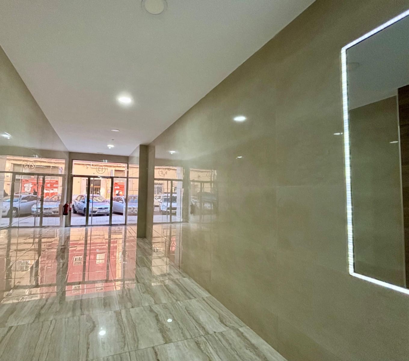 Piso de 3 habitaciones en València ciudad en alquiler - 1.800 € (Ref: 9497271)