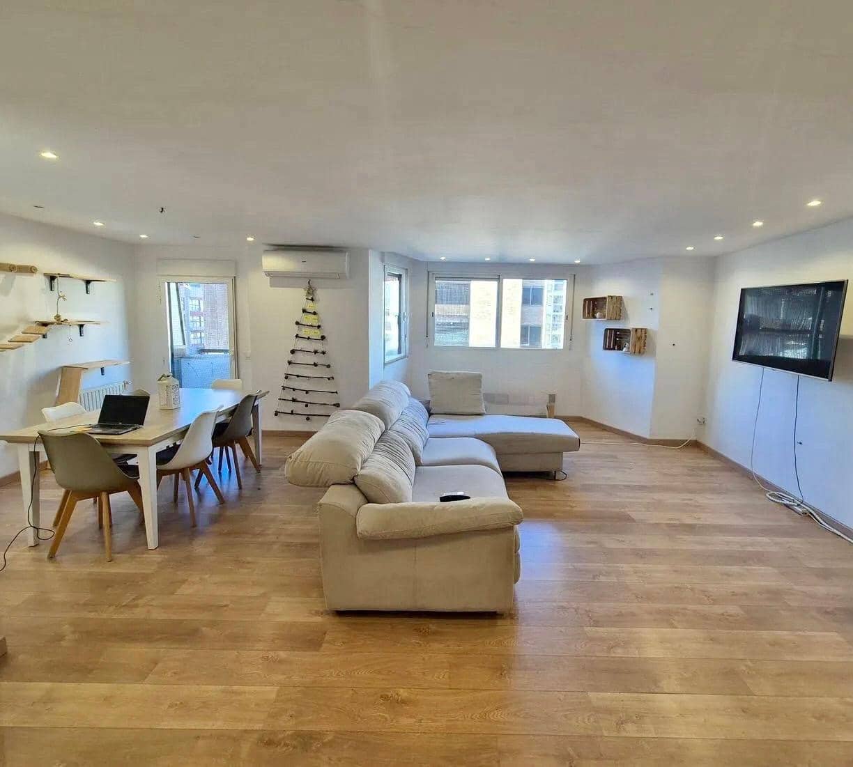 4 bedroom Flat for rent in Valencia city - € 1,900 (Ref: 9502396)