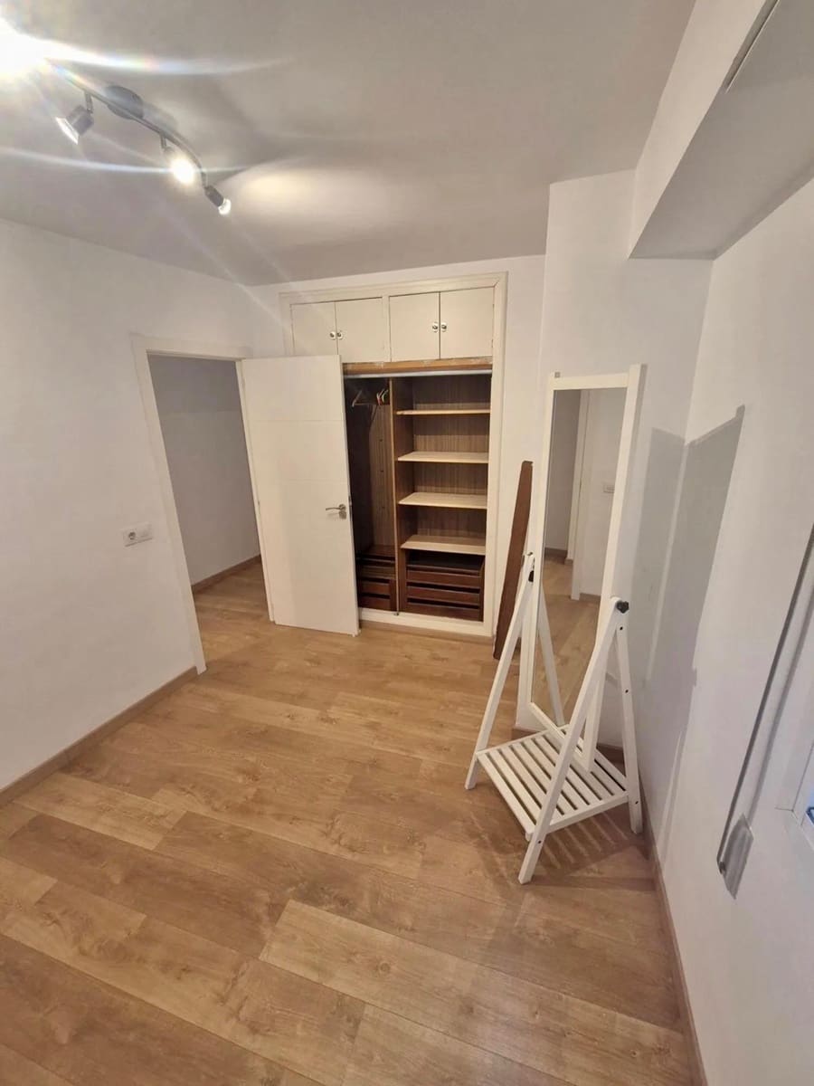 4 bedroom Flat for rent in Valencia city - € 1,900 (Ref: 9502396)