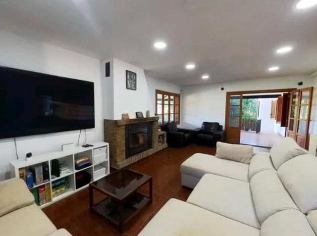 5 soveværelse Villa til salg i Torrent med garage - € 710.000 (Ref: 9502398)