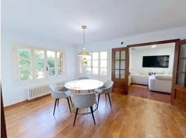 5 soveværelse Villa til salg i Torrent med garage - € 710.000 (Ref: 9502398)