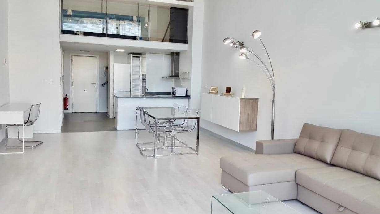 1 makuuhuone Ullakkoasunto vuokrattavana paikassa Valencia kaupunki mukana uima-altaan - 1 100 € (Ref: 9527740)