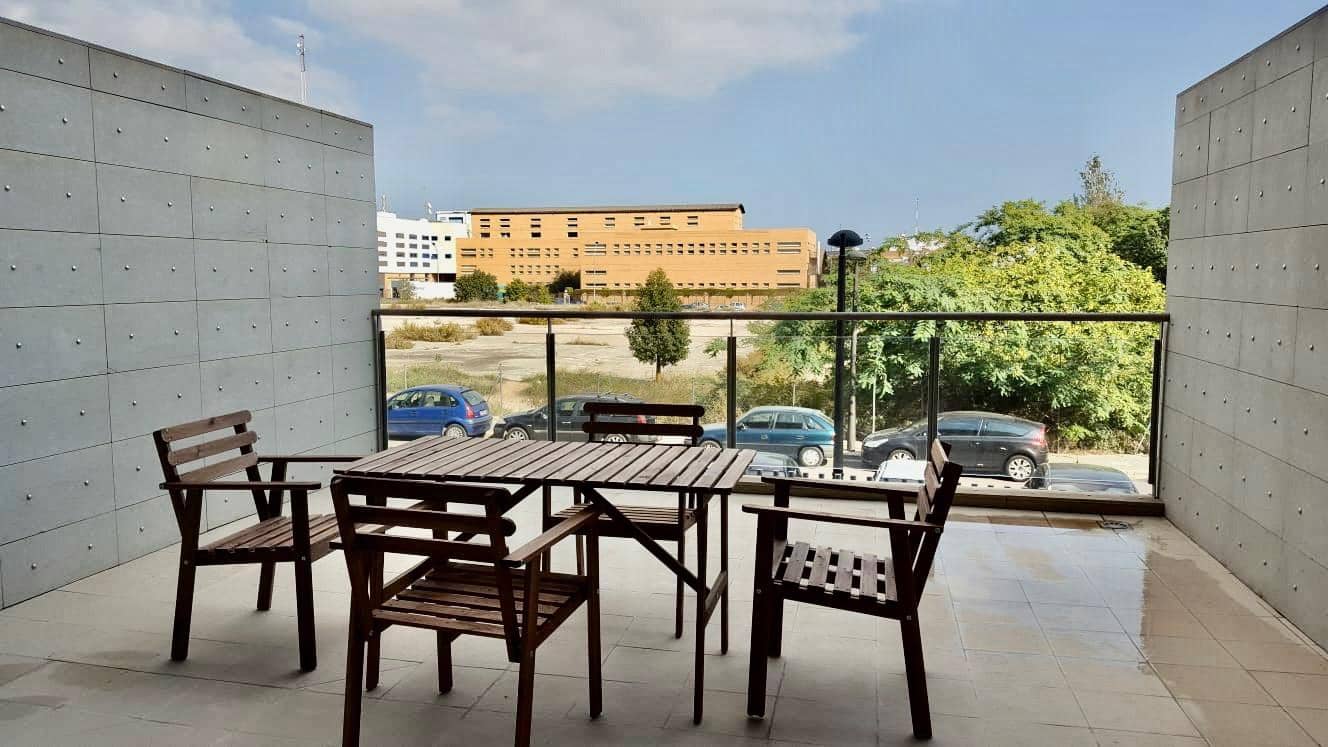 1 makuuhuone Ullakkoasunto vuokrattavana paikassa Valencia kaupunki mukana uima-altaan - 1 100 € (Ref: 9527740)