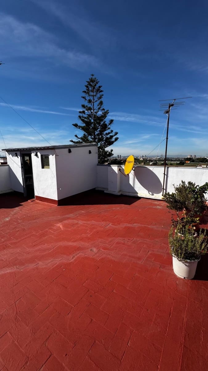 3 bedroom Flat for sale in Valencia city - € 260,000 (Ref: 9527741)