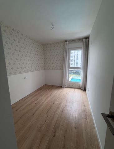 4 soveværelse Lejlighed til leje i Malilla, Valencia by med garage - € 1.950 (Ref: 9543700)