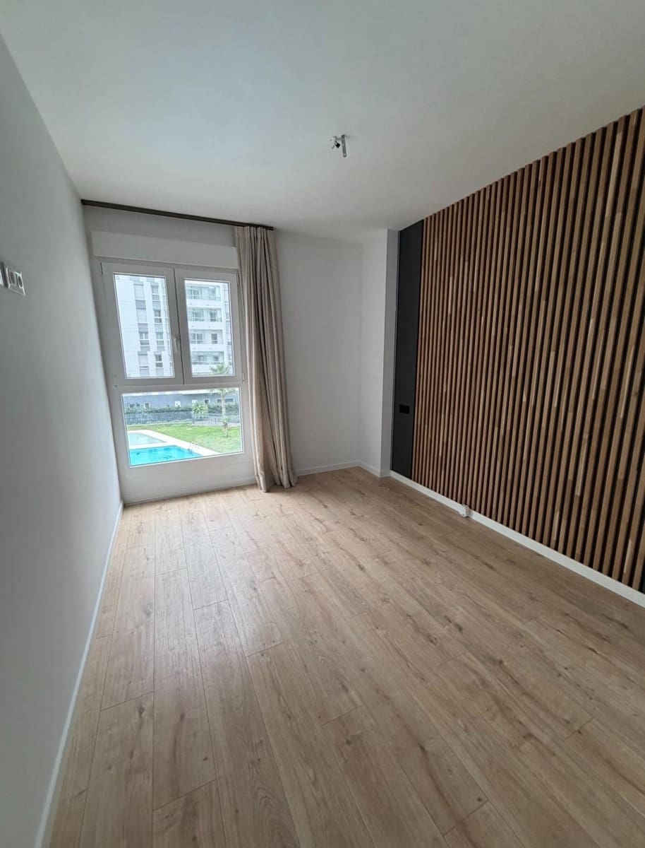 4 soveværelse Lejlighed til leje i Valencia by med garage - € 1.950 (Ref: 9543700)