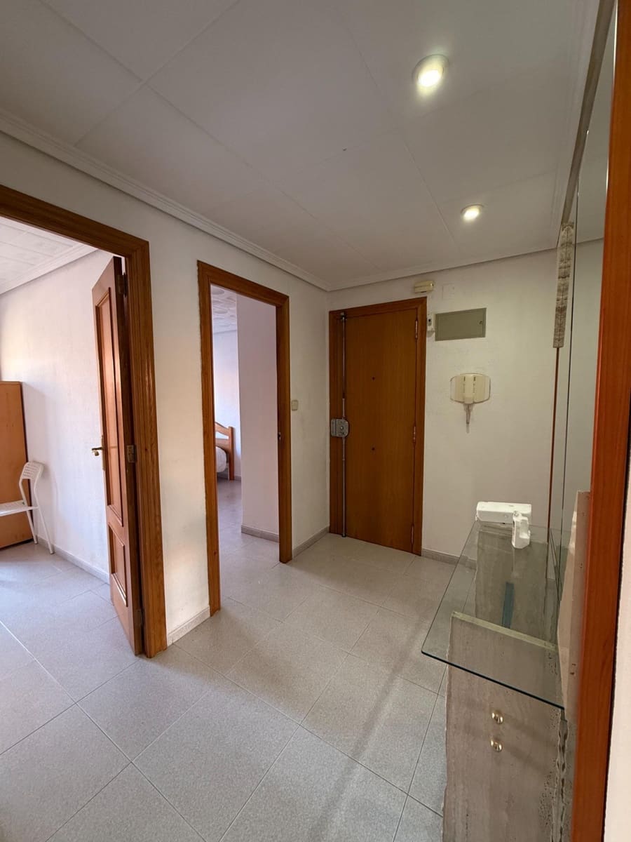 4 bedroom Flat for sale in Burjassot - € 185,000 (Ref: 9591354)