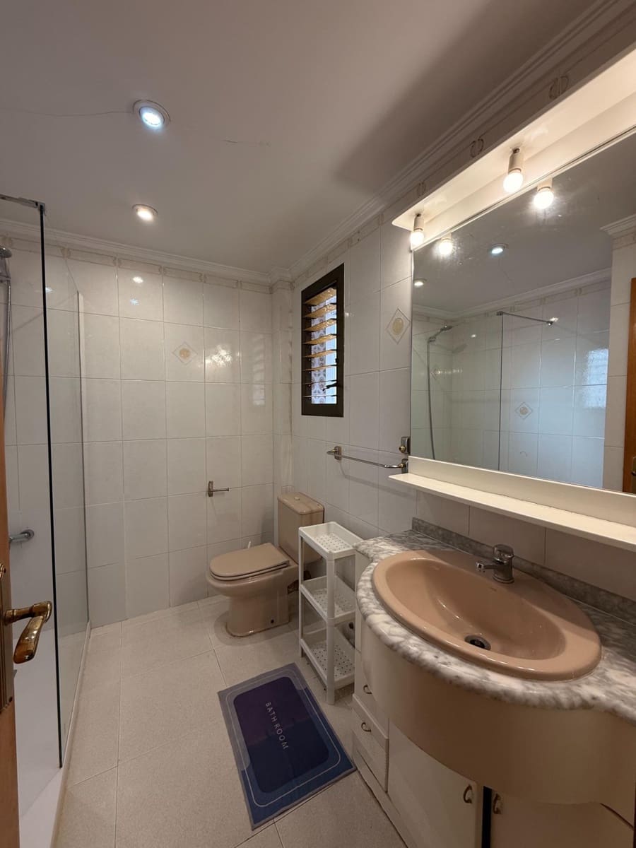 4 bedroom Flat for sale in Burjassot - € 185,000 (Ref: 9591354)