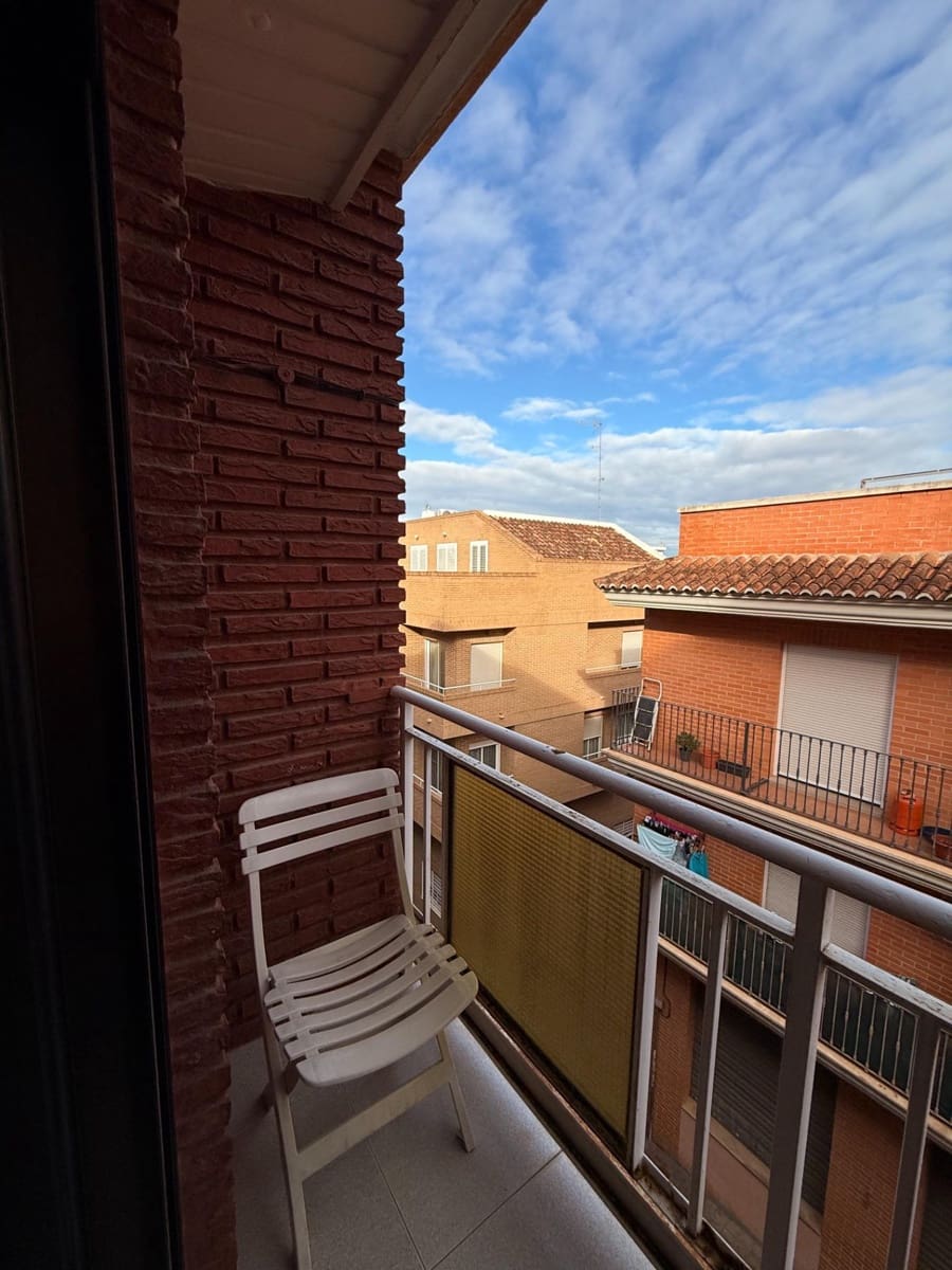 4 bedroom Flat for sale in Burjassot - € 185,000 (Ref: 9591354)