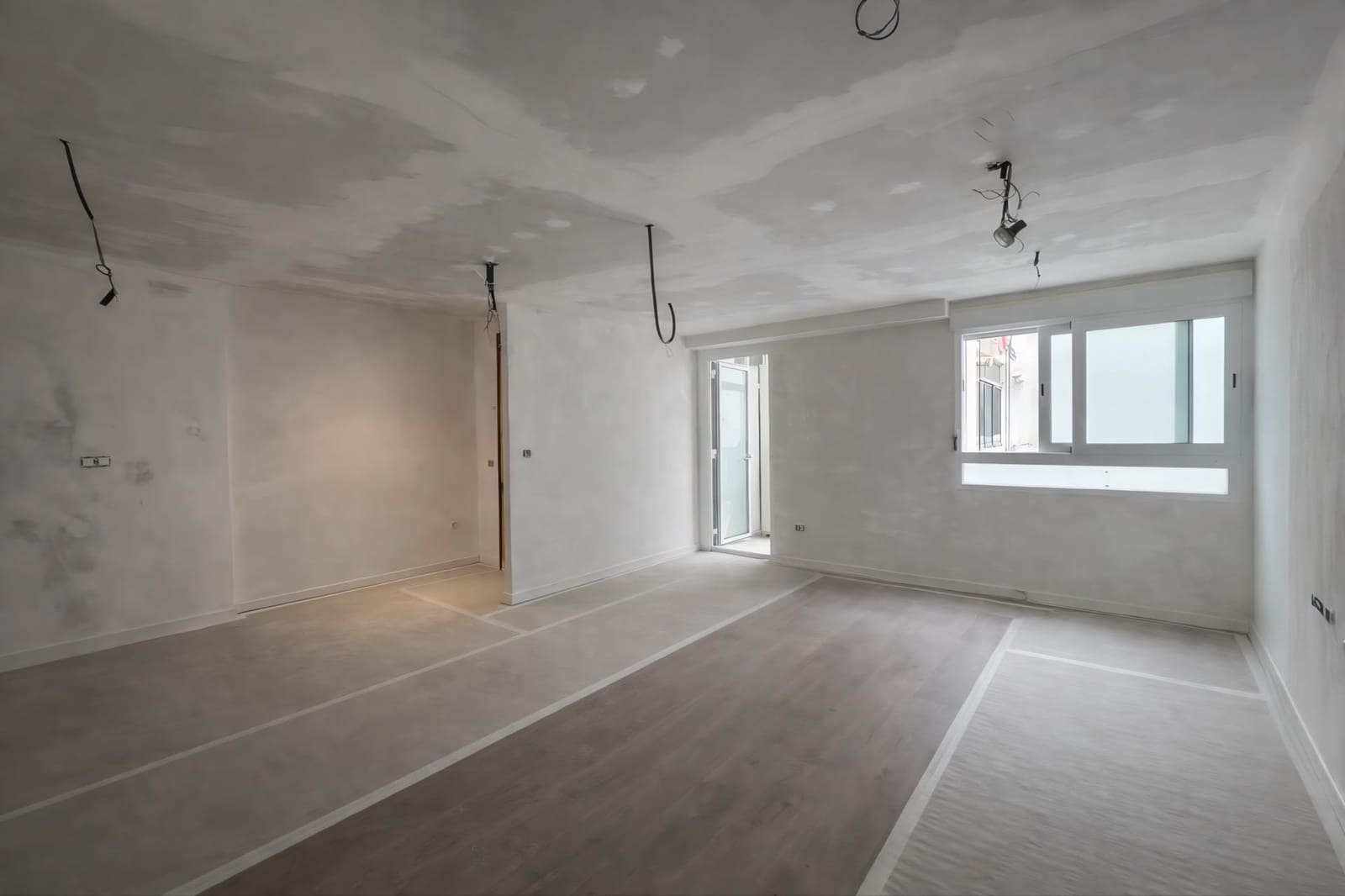 3 bedroom Flat for sale in Valencia city - € 360,000 (Ref: 9601189)