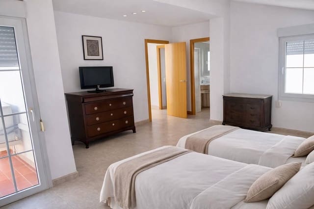 4 soveværelse Villa til leje i La Cañada, Paterna med swimmingpool - € 2.600 (Ref: 9605012)