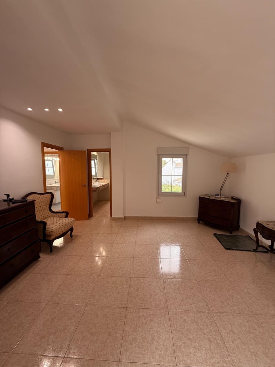 Chalet de 4 habitaciones en La Cañada en alquiler con piscina - 2.600 € (Ref: 9605012)