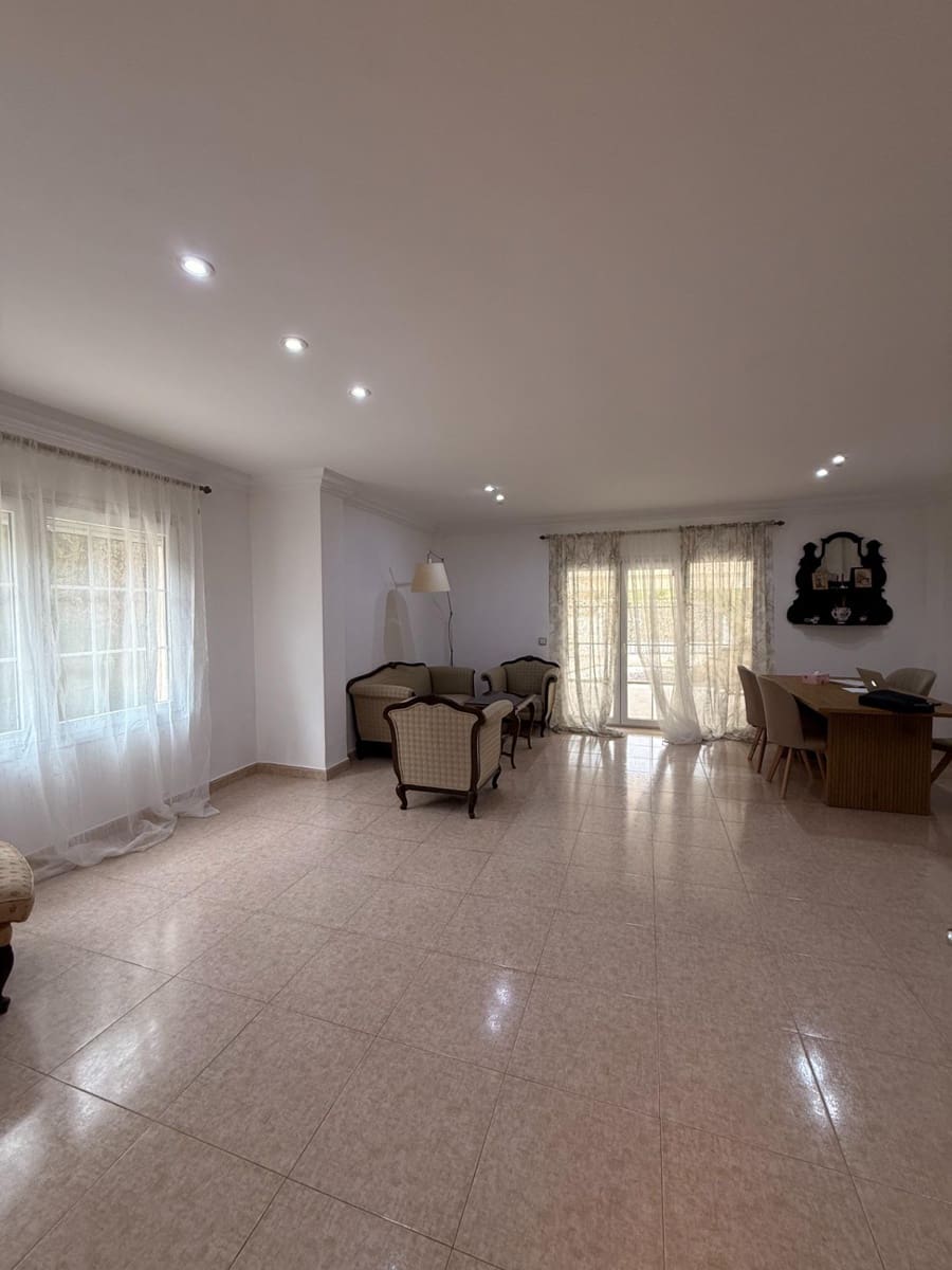 Chalet de 4 habitaciones en La Cañada en alquiler con piscina - 2.600 € (Ref: 9605012)