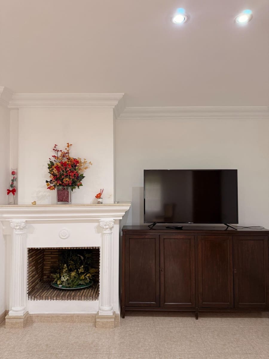 Chalet de 4 habitaciones en La Cañada en alquiler con piscina - 2.600 € (Ref: 9605012)