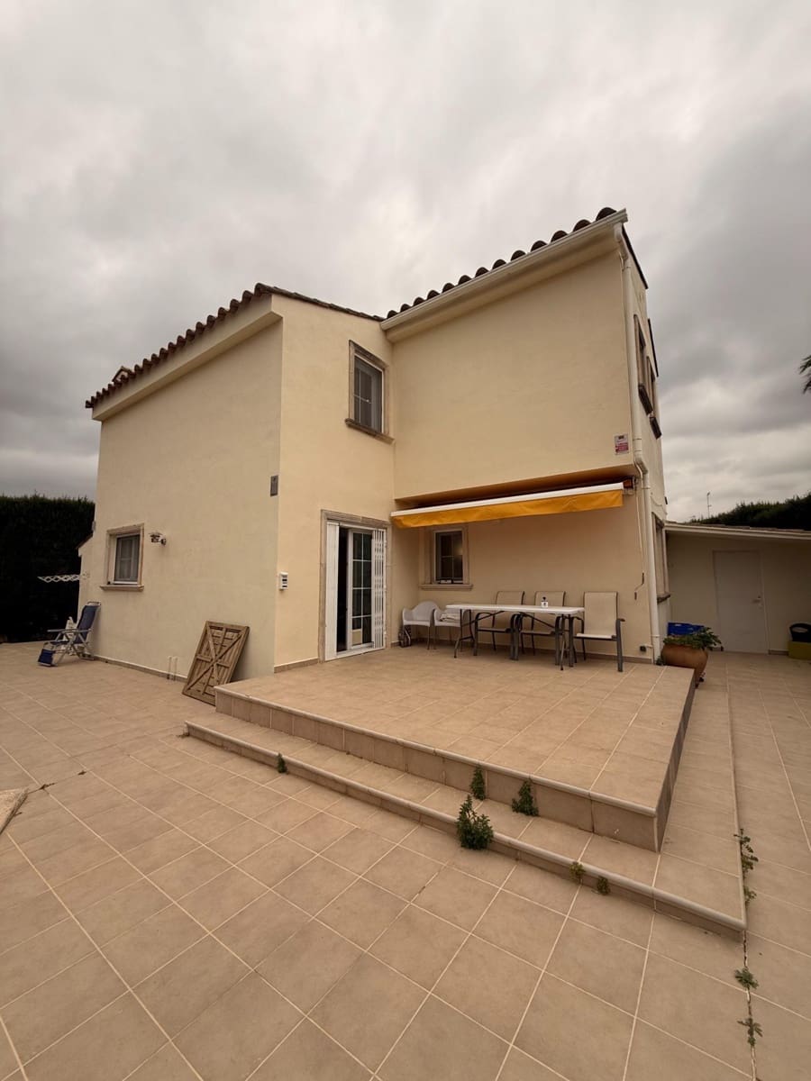 Chalet de 4 habitaciones en La Cañada en alquiler con piscina - 2.600 € (Ref: 9605012)