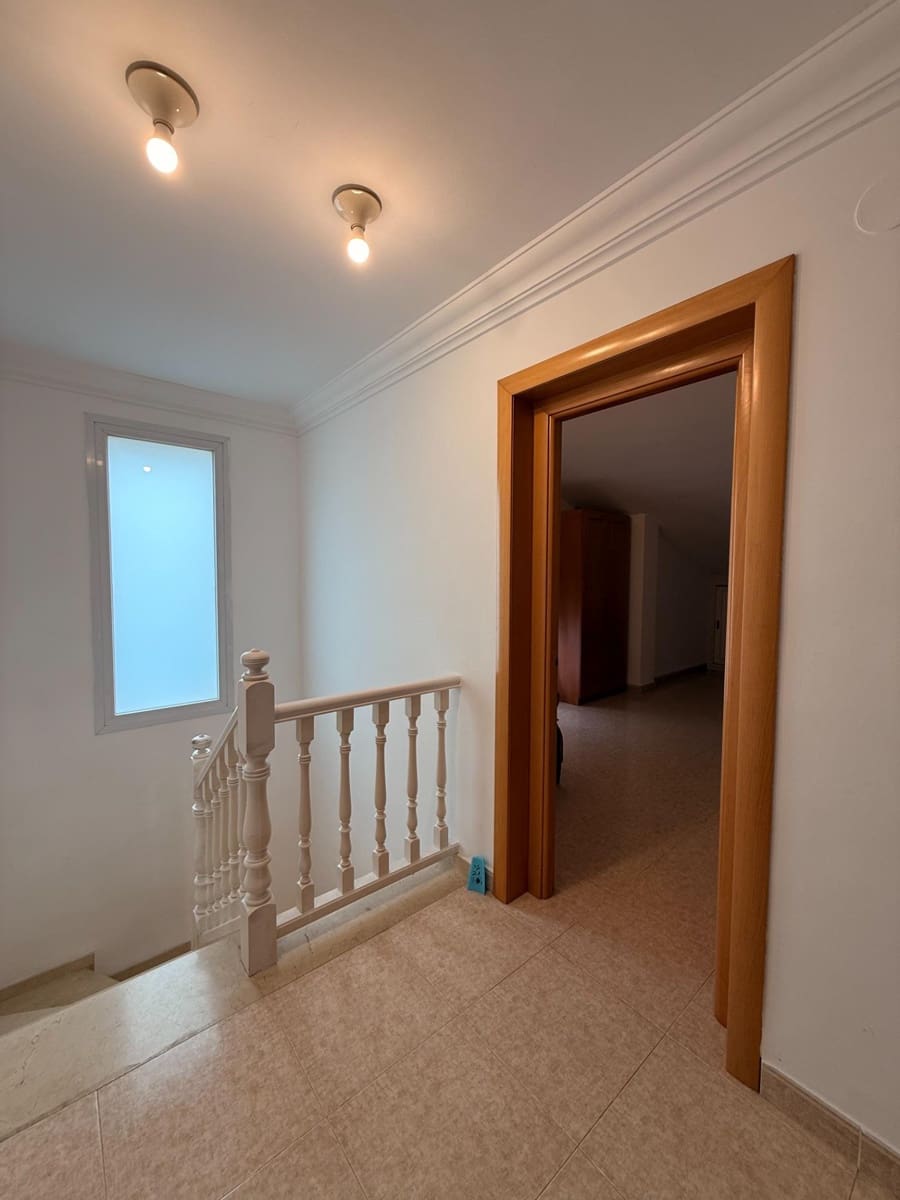 Chalet de 4 habitaciones en La Cañada en alquiler con piscina - 2.600 € (Ref: 9605012)