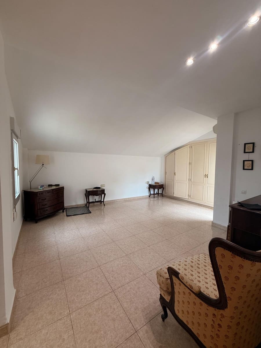 Chalet de 4 habitaciones en La Cañada en alquiler con piscina - 2.600 € (Ref: 9605012)