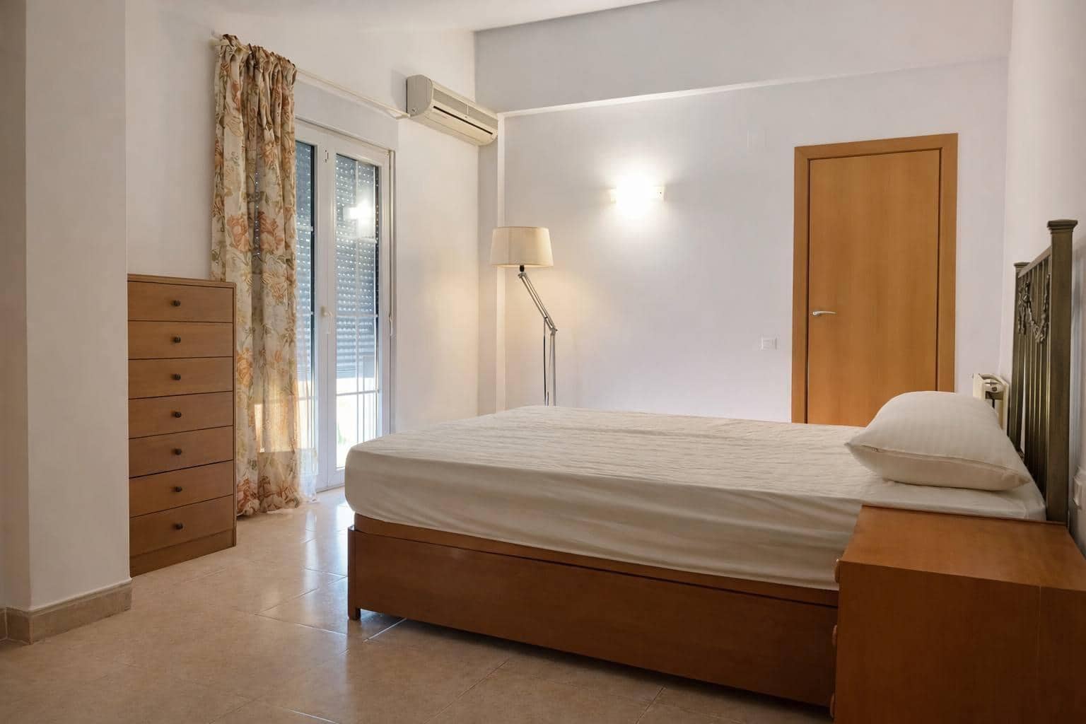 Chalet de 4 habitaciones en La Cañada en alquiler con piscina - 2.600 € (Ref: 9605012)