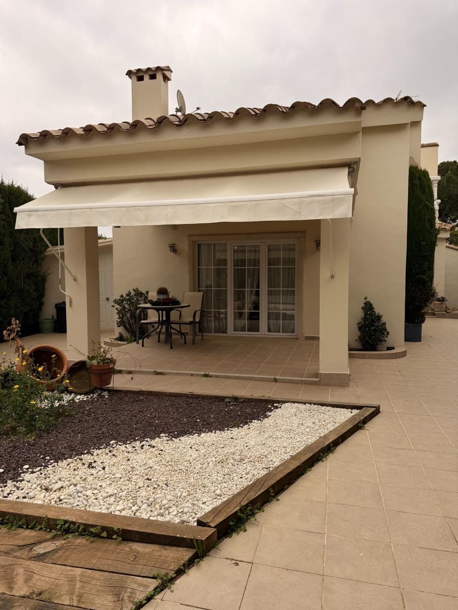 Chalet de 4 habitaciones en La Cañada en alquiler con piscina - 2.600 € (Ref: 9605012)