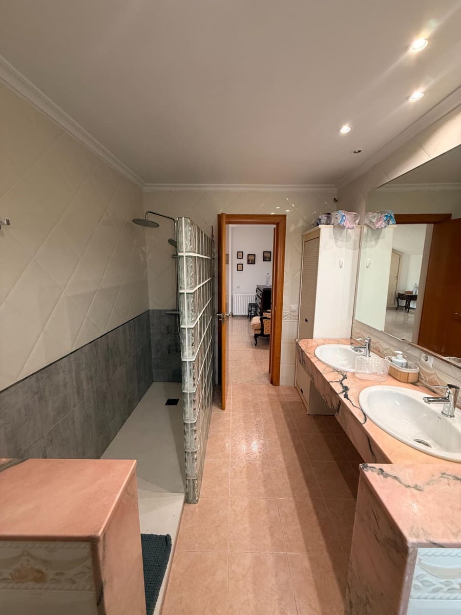 Chalet de 4 habitaciones en La Cañada en alquiler con piscina - 2.600 € (Ref: 9605012)