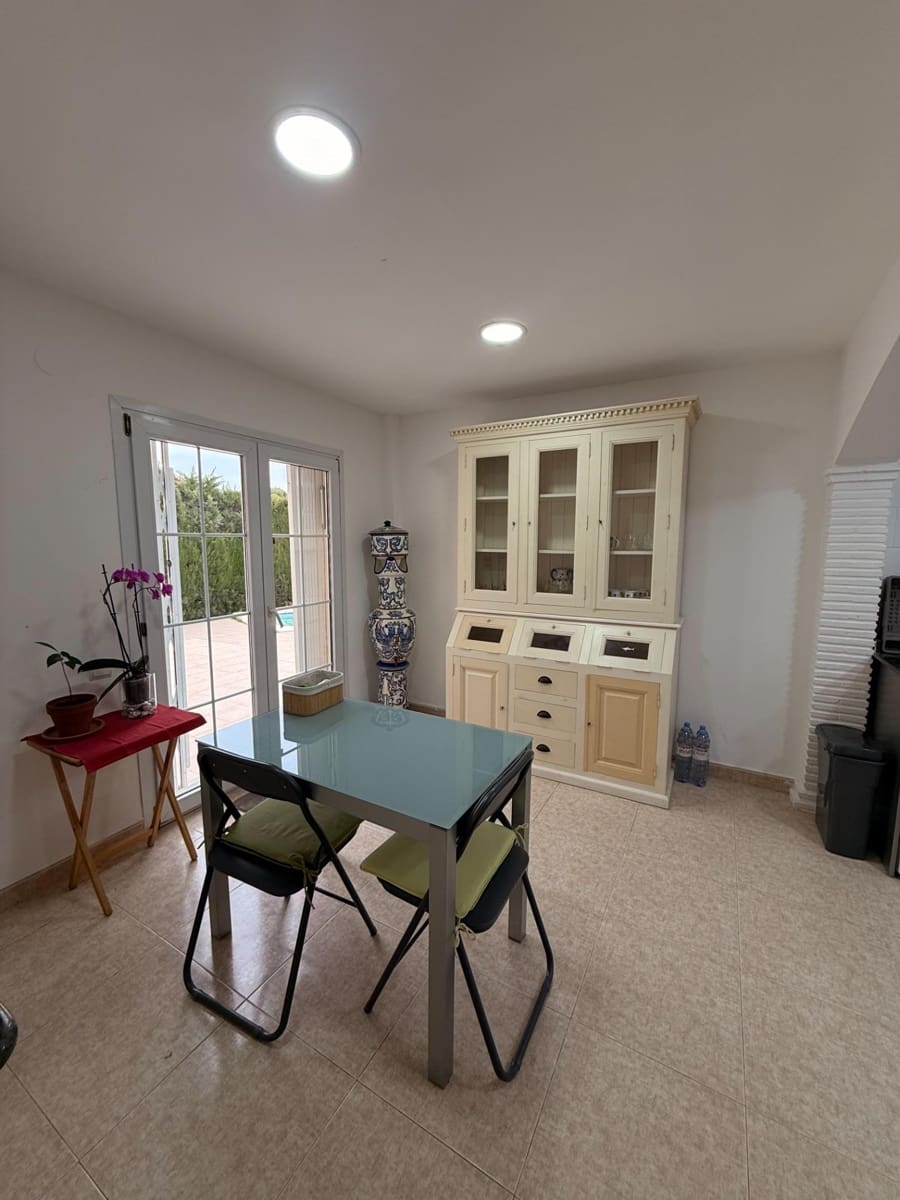 Chalet de 4 habitaciones en La Cañada en alquiler con piscina - 2.600 € (Ref: 9605012)