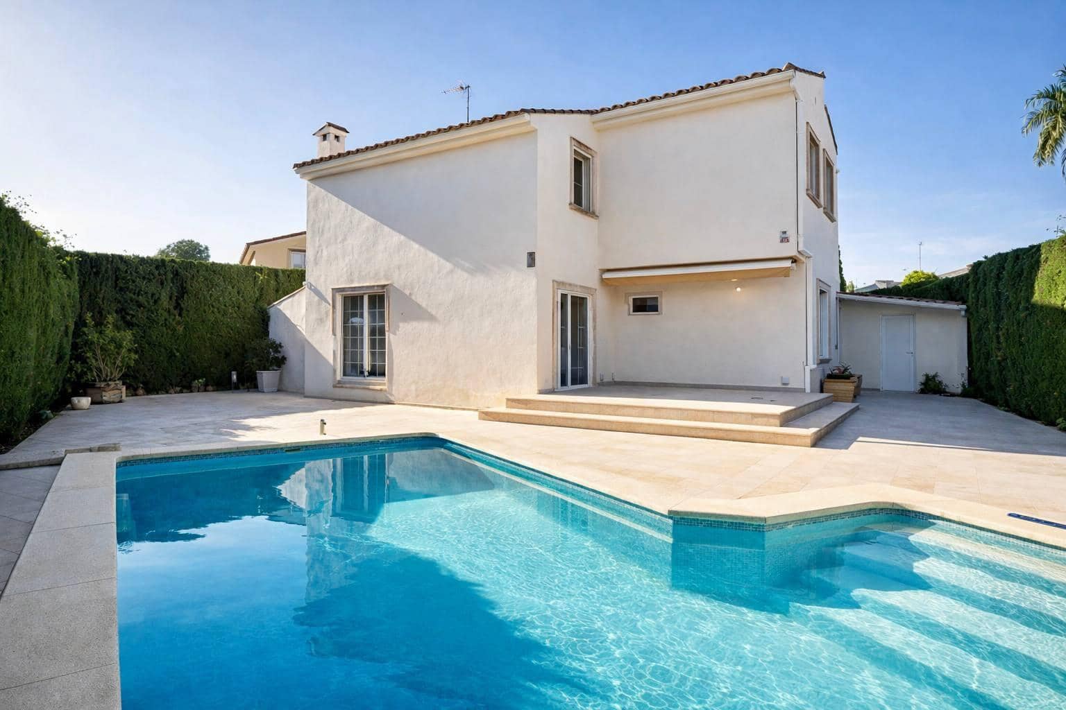 Chalet de 4 habitaciones en La Cañada en alquiler con piscina - 2.600 € (Ref: 9605012)