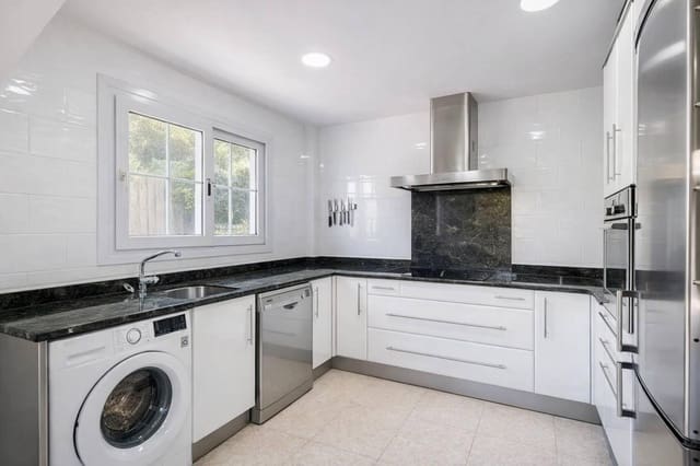 Chalet de 4 habitaciones en La Cañada, Paterna en alquiler con piscina - 2.600 € (Ref: 9605012)