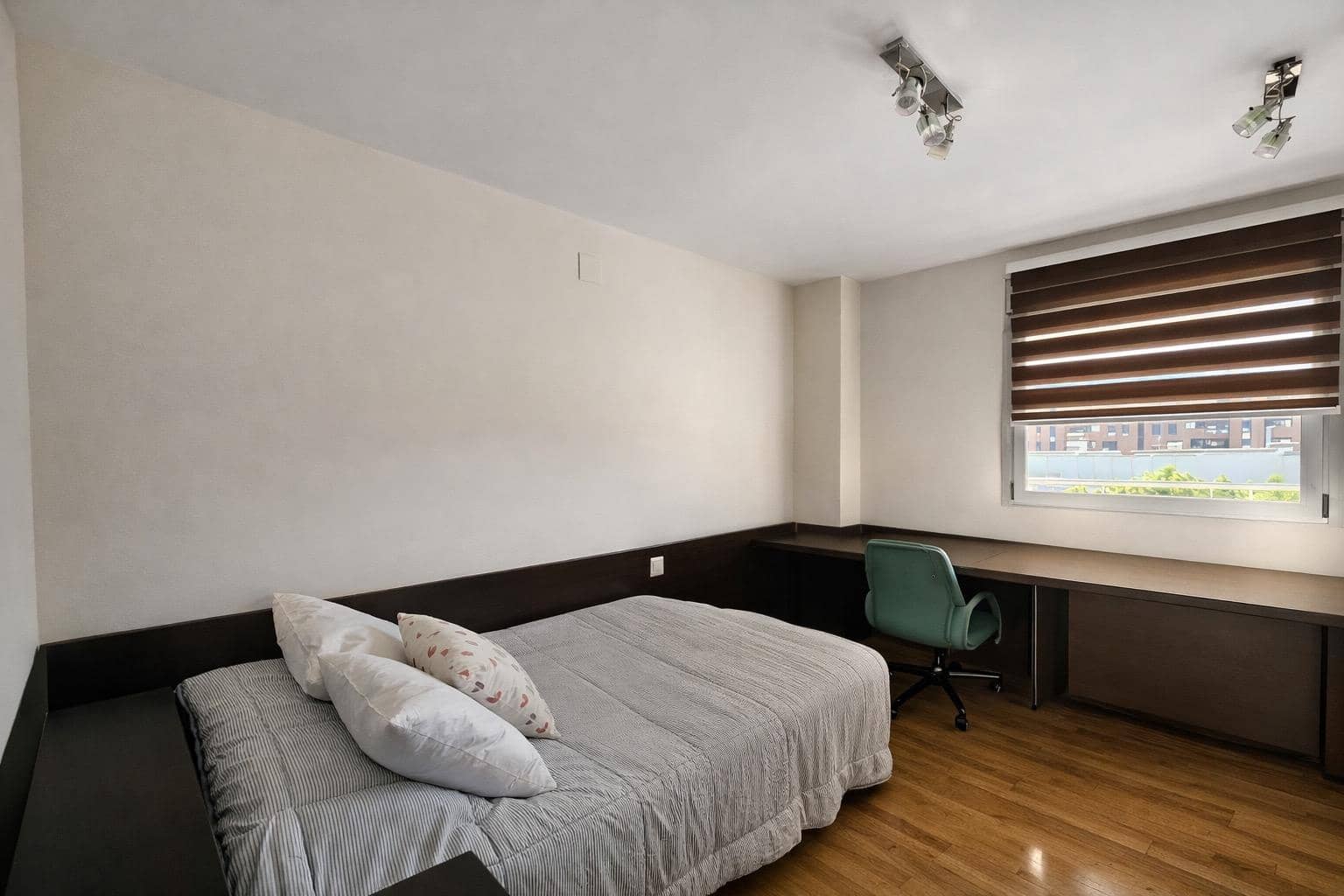 3 sovrum Lägenhet att hyra i Valencia stad med pool - 2 200 € (Ref: 9605015)